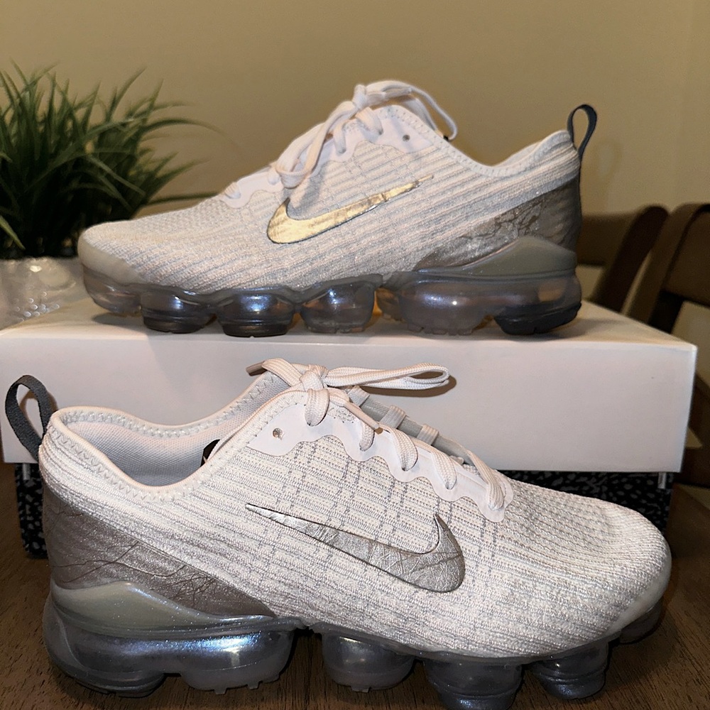 Never Worn Nike Air VaporMax Flyknit 3 White (GS)